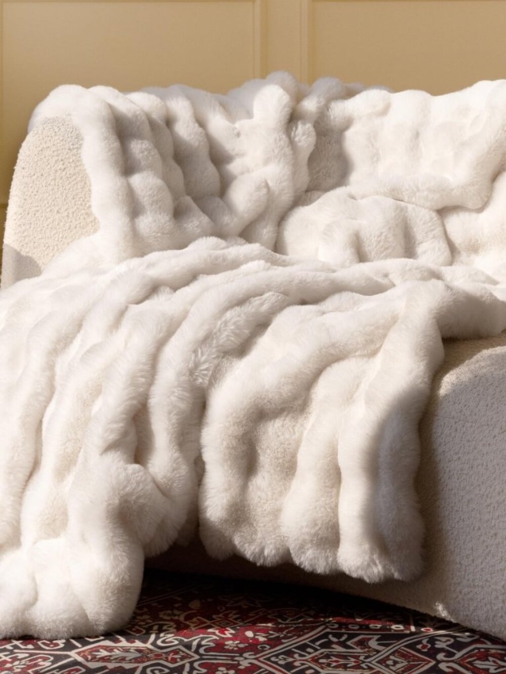 Ultra Soft Cozy Faux Fur Throw Blanket, Fuzzy Plush Thick Bubble Blanket, Luxury